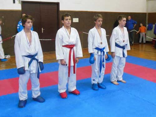 Osvojenih šest medalj na 1. kolu šolske karate lige