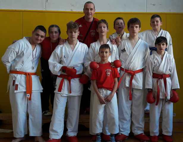 ZADNJA TEKMA KARATEISTOV V LETU 2016 POTEKALA V VELENJU