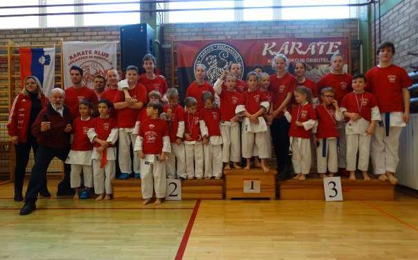 VELIK USPEH PODMLADKA in IZKUŠENEJŠIH KARATE KLUBA KOZJANSKO IN OBSOTELJE