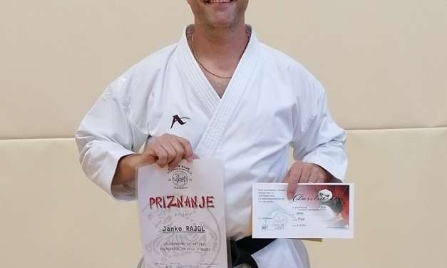 JANKO RAJGL OB ABRAHAMU PREJEL PRIZNANJE KARATE KLUBA KOZJANSKO IN OBSOTELJE