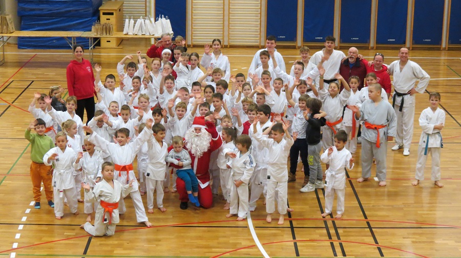 BOŽIČEK OBISKAL KARATE KLUB KOZJANSKO IN OBSOTELJE NA KLUBSKI TEKMI -KOZJANČEK 2023
